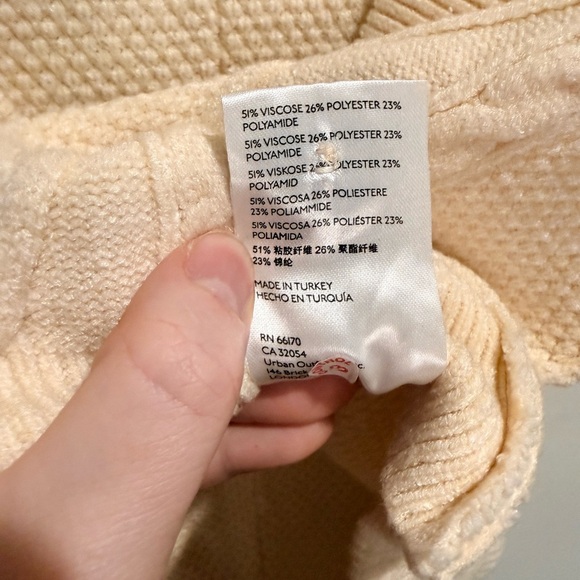 Free People Cable Knit Cropped Sweater Vest Cream Button Front Size L - Picture 8 of 8